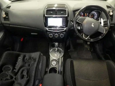 MITSUBISHI RVR