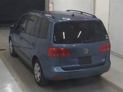 VOLKSWAGEN GOLF TOURAN