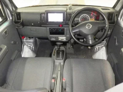NISSAN CLIPPER VAN