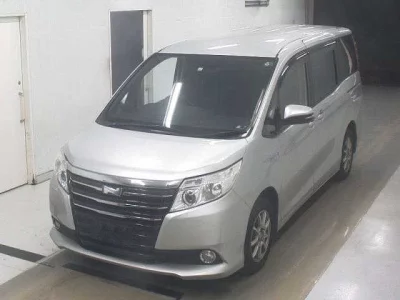 TOYOTA NOAH