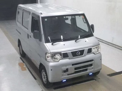 NISSAN CLIPPER VAN