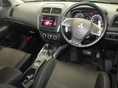 MITSUBISHI RVR