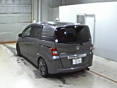 HONDA FREED SPIKE