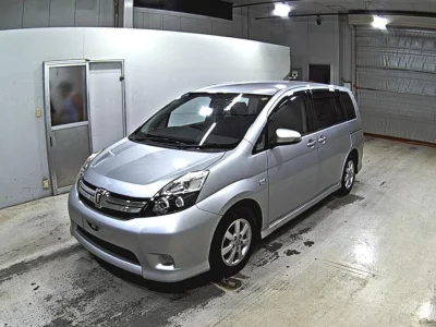 TOYOTA ISIS