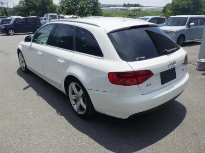 AUDI A4 AVANTE