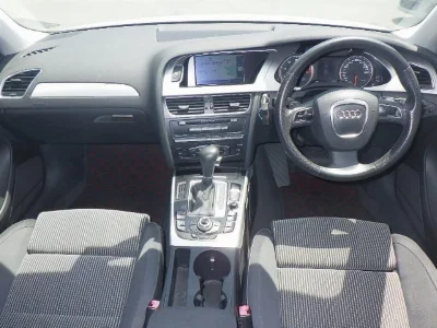 AUDI A4 AVANTE