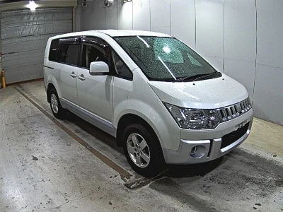 MITSUBISHI DELICA D5