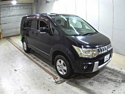 MITSUBISHI DELICA D5