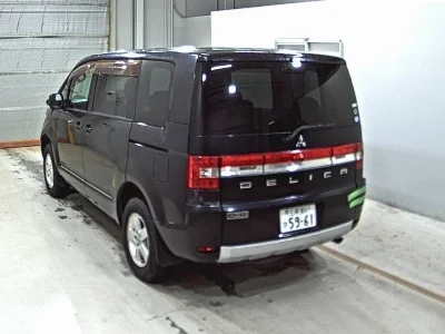 MITSUBISHI DELICA D5