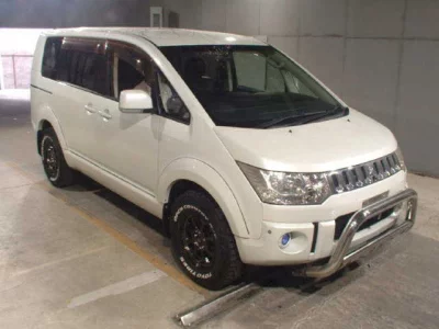 MITSUBISHI DELICA D5