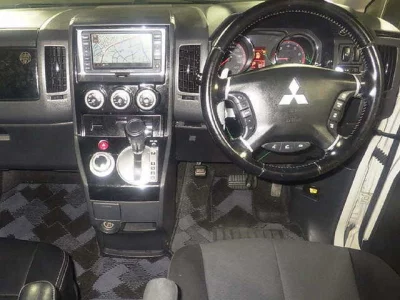 MITSUBISHI DELICA D5