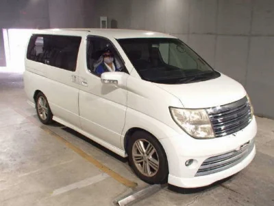 NISSAN ELGRAND