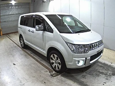 MITSUBISHI DELICA D5
