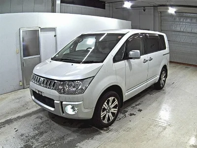 MITSUBISHI DELICA D5