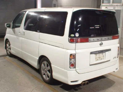 NISSAN ELGRAND