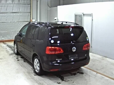 VOLKSWAGEN GOLF TOURAN