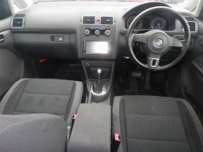 VOLKSWAGEN GOLF TOURAN