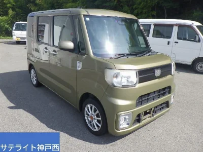 DAIHATSU WAKE