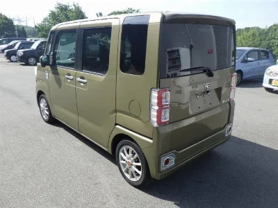 DAIHATSU WAKE