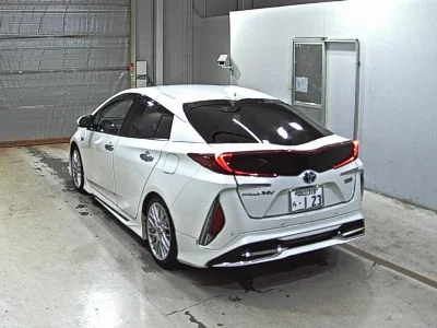 TOYOTA PRIUS PHV