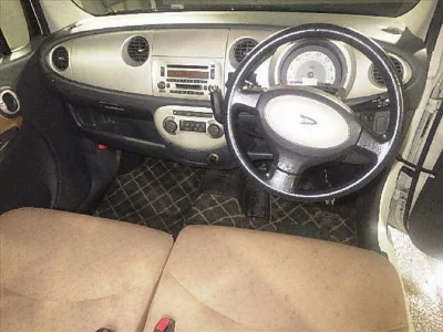 DAIHATSU MOVE LATTE
