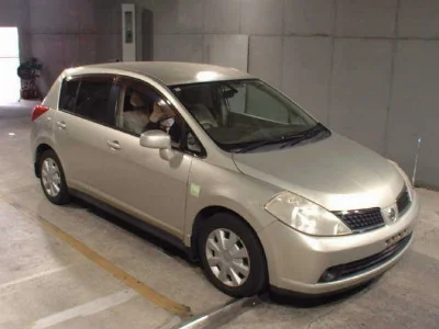 NISSAN TIIDA