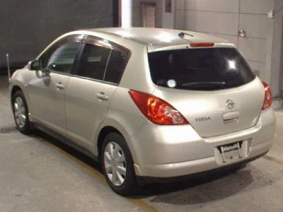 NISSAN TIIDA