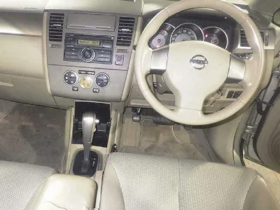 NISSAN TIIDA
