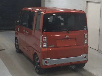 TOYOTA PIXIS MEGA