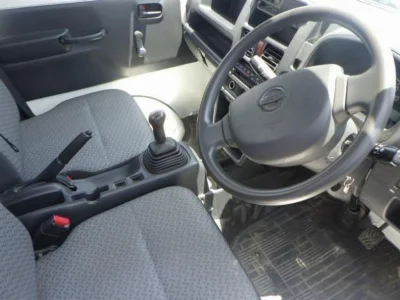 NISSAN CLIPPER TRUCK