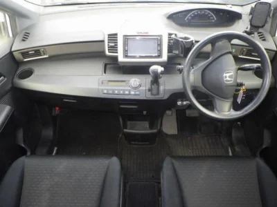 HONDA FREED SPIKE