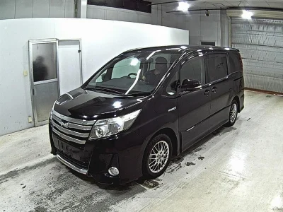 TOYOTA NOAH