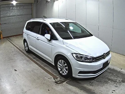 VOLKSWAGEN GOLF TOURAN