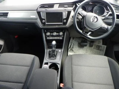 VOLKSWAGEN GOLF TOURAN