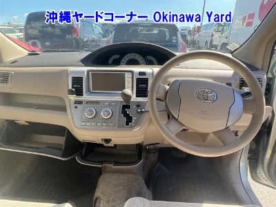 TOYOTA RAUM