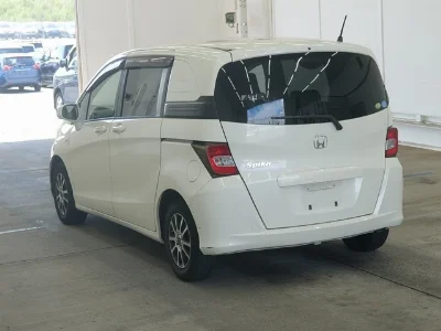 HONDA FREED SPIKE