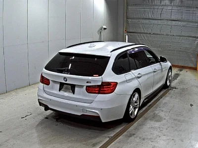 BMW 3 SERIES