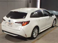 Цена авто Toyota Corolla с аукционов Японии, номер кузова ZWE211W, пробег 128 000, оценка 8