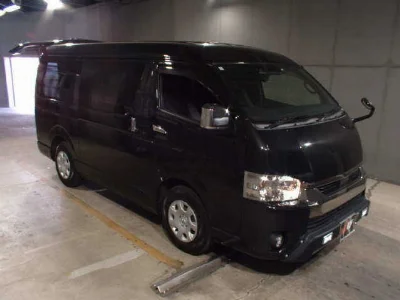 TOYOTA HIACE