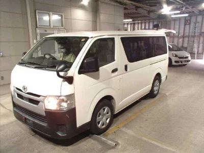 TOYOTA HIACE VAN