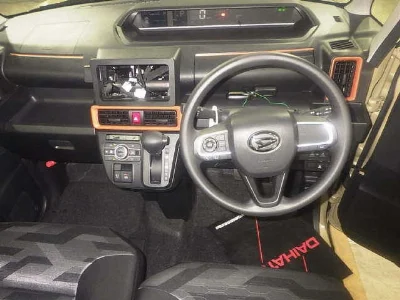 DAIHATSU TANTO FUN CROSS