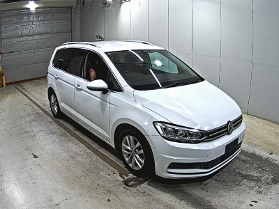 VOLKSWAGEN GOLF TOURAN