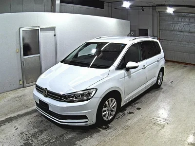 VOLKSWAGEN GOLF TOURAN
