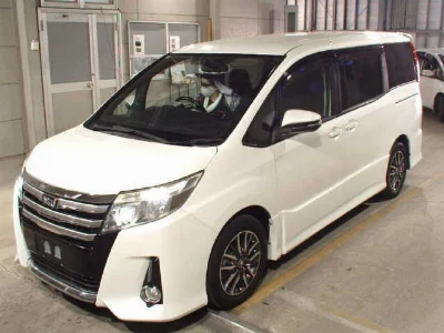 TOYOTA NOAH