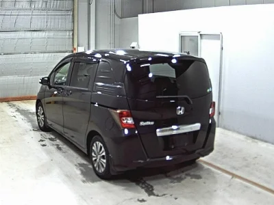 HONDA FREED SPIKE