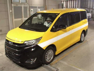 TOYOTA NOAH