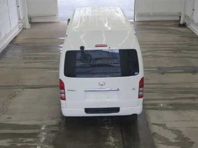 TOYOTA HIACE