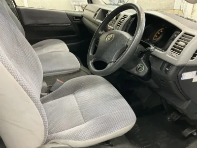 TOYOTA HIACE