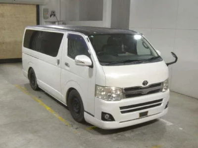 TOYOTA HIACE VAN