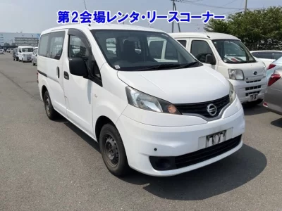 NISSAN NV200